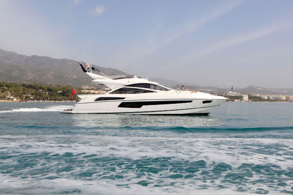 Sunseeker-SportYacht-68-011.jpg